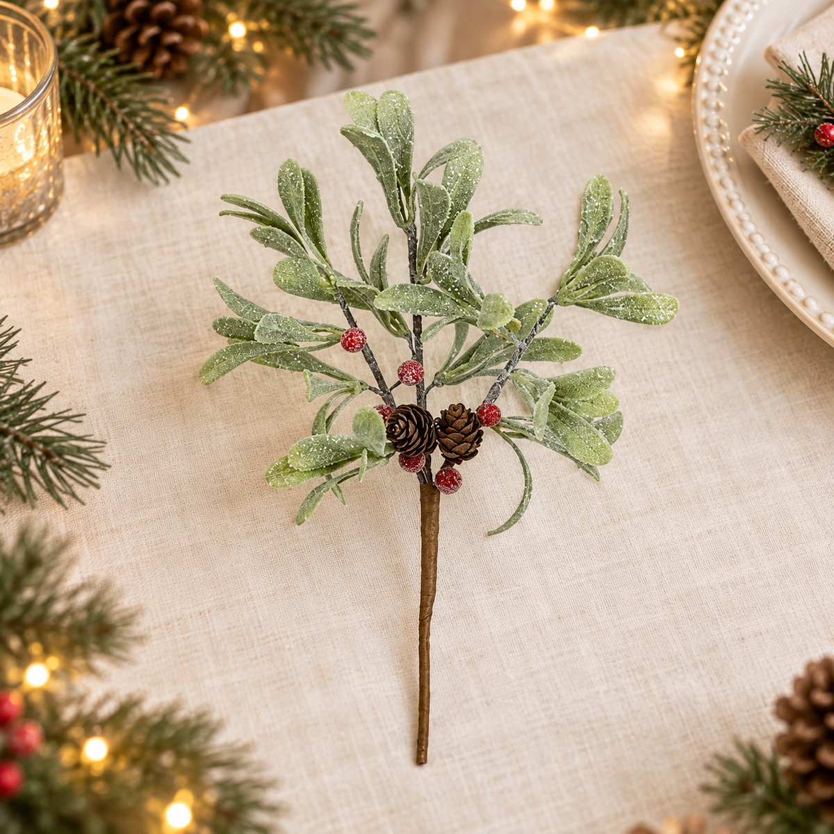 Rametto natalizio con bacche rosse e pigne 30 cm – Mica Decorations