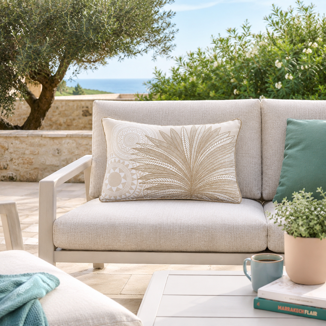 Cuscino da esterno in cotone naturale con ricamo foglie di palma dorate 40x60 cm – Mekong