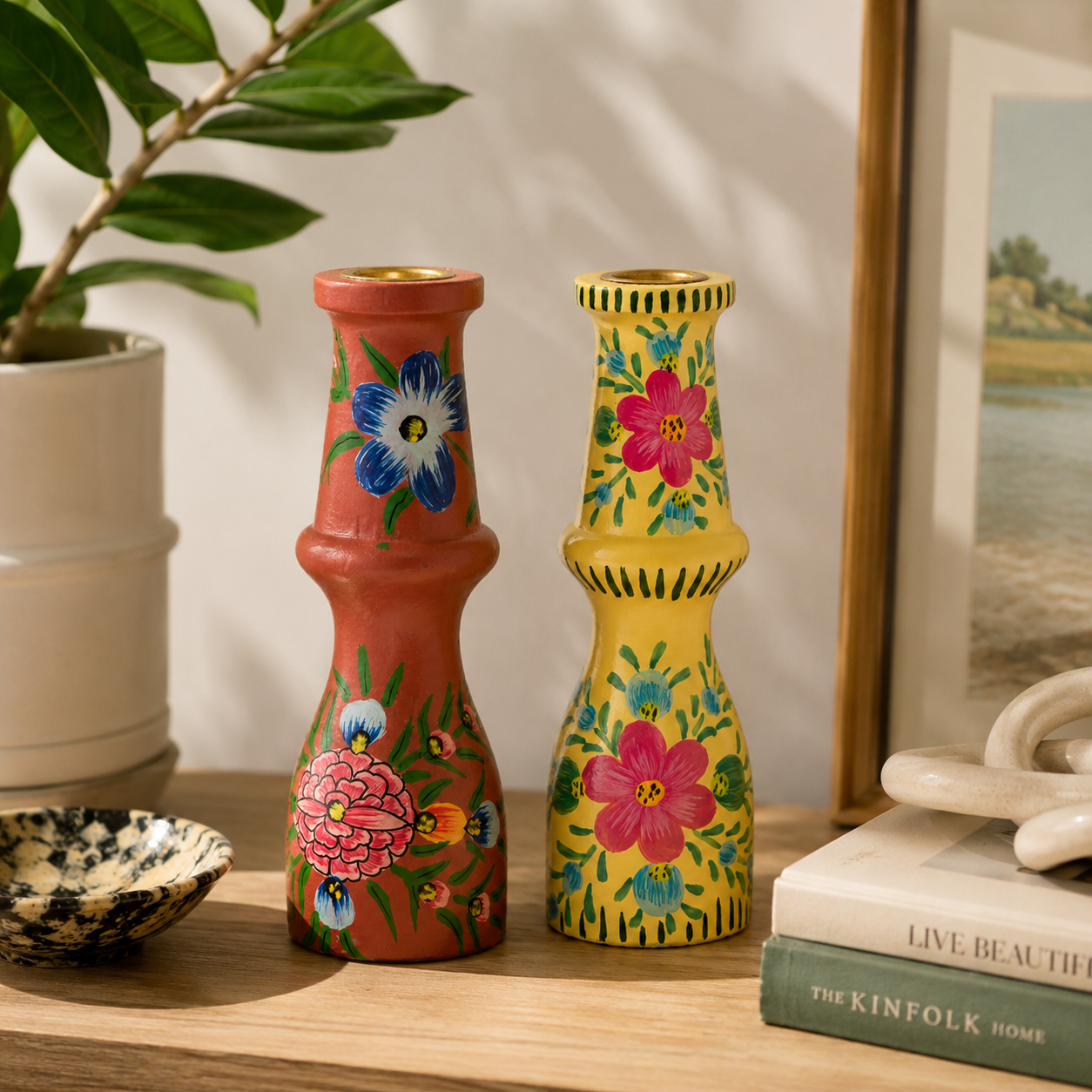 Portacandele in legno di mango dipinto a mano con fiori – colori assortiti
