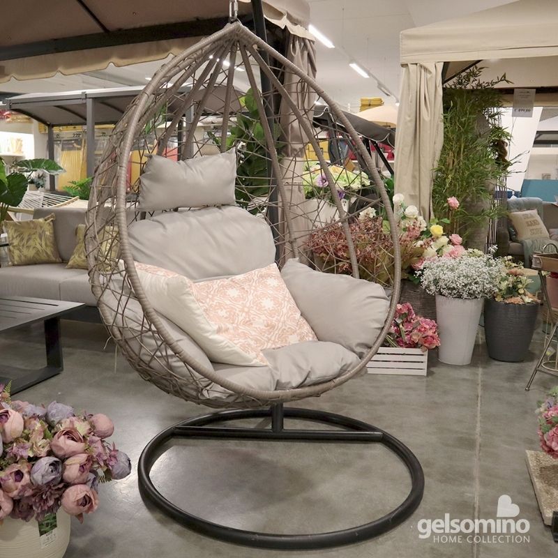 poltrona sospesa Alyssa in polyrattan per arredo giardino