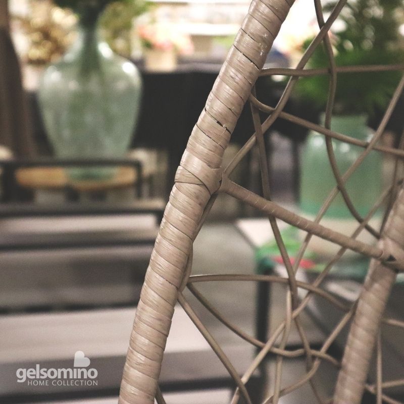 poltrona sospesa Alyssa in polyrattan per arredo giardino
