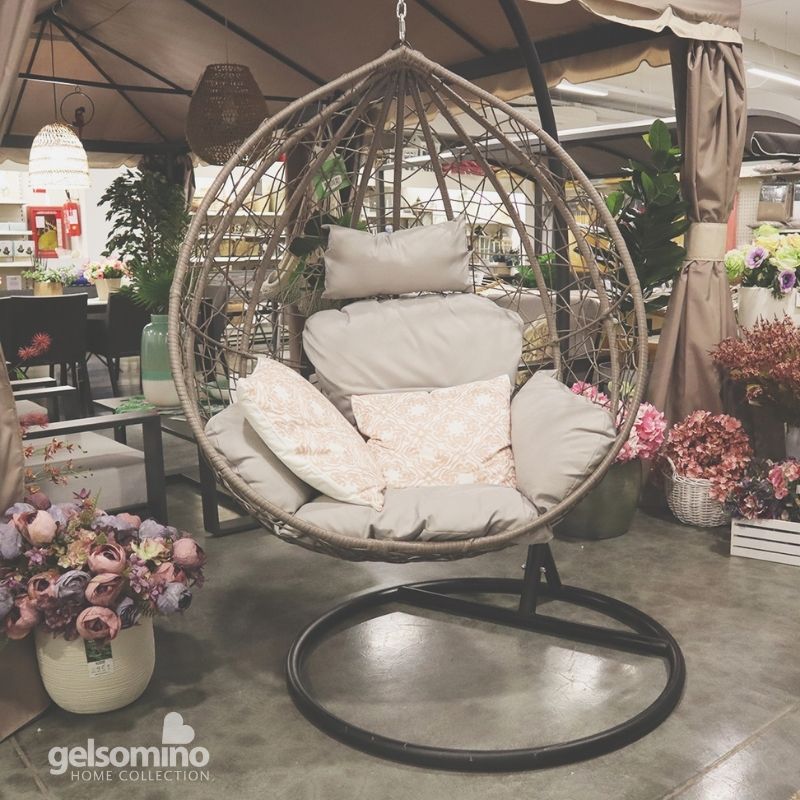 poltrona sospesa Alyssa in polyrattan per arredo giardino