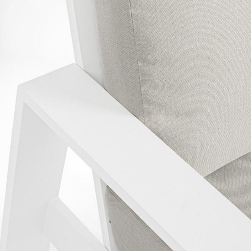Salotto Baltic bianco in alluminio linea Bizzotto, divano 3 posti con poltrone e tavolino