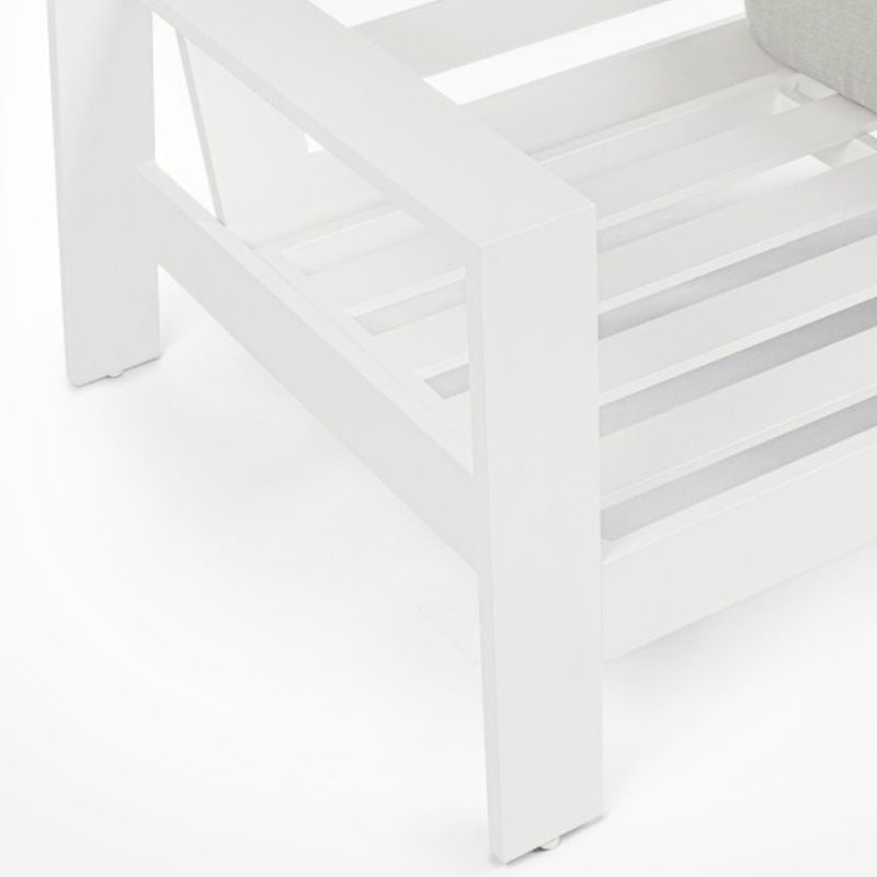 Salotto Baltic bianco in alluminio linea Bizzotto, divano 3 posti con poltrone e tavolino