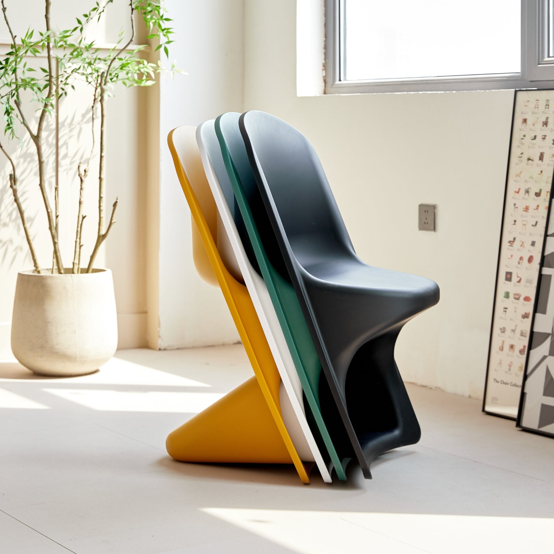 Sedia da giardino dal design sinuoso bianca – Twist