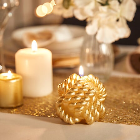 Candela decorativa a gomitolo satinata – bianco o oro assortito