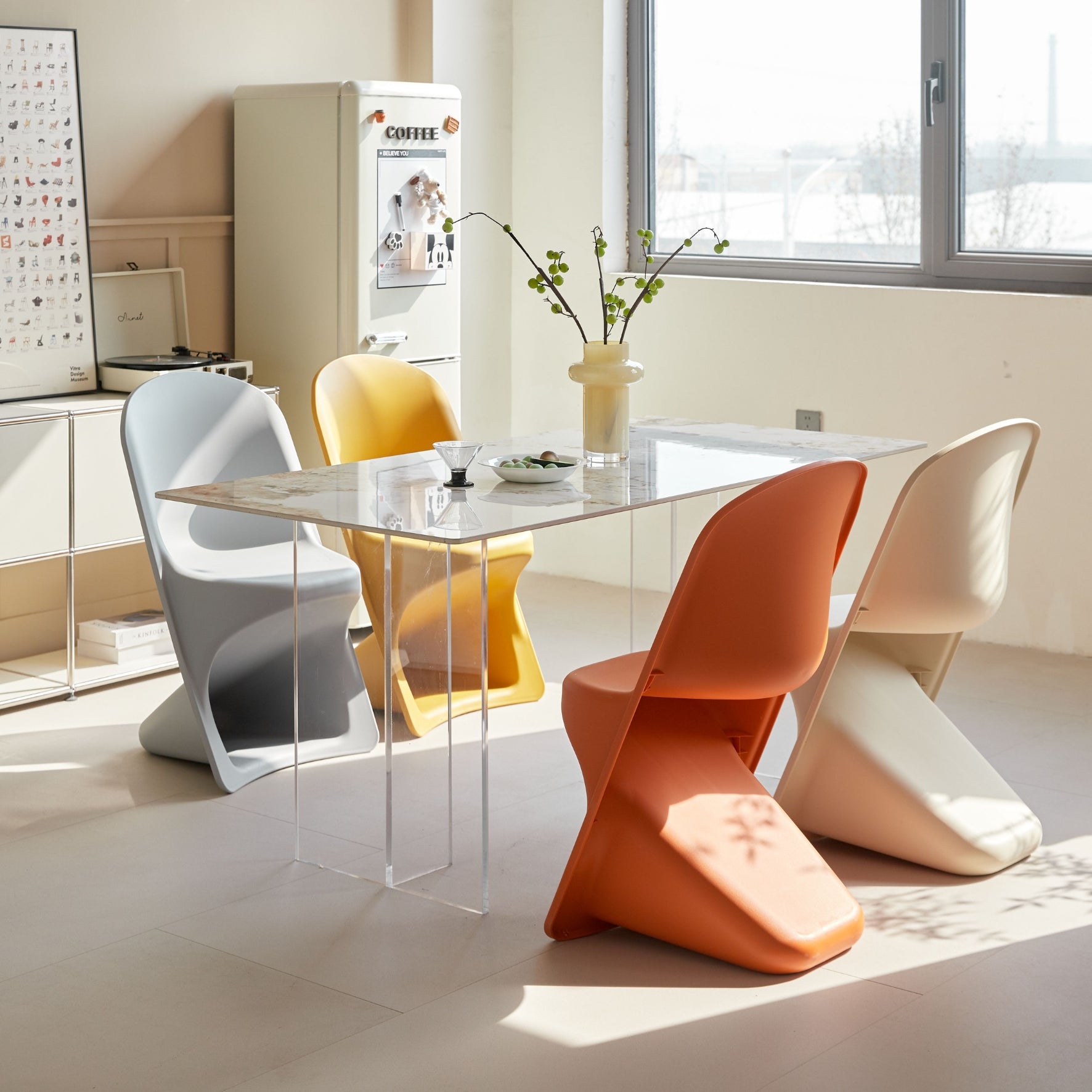 Sedia da giardino dal design sinuoso bianca – Twist