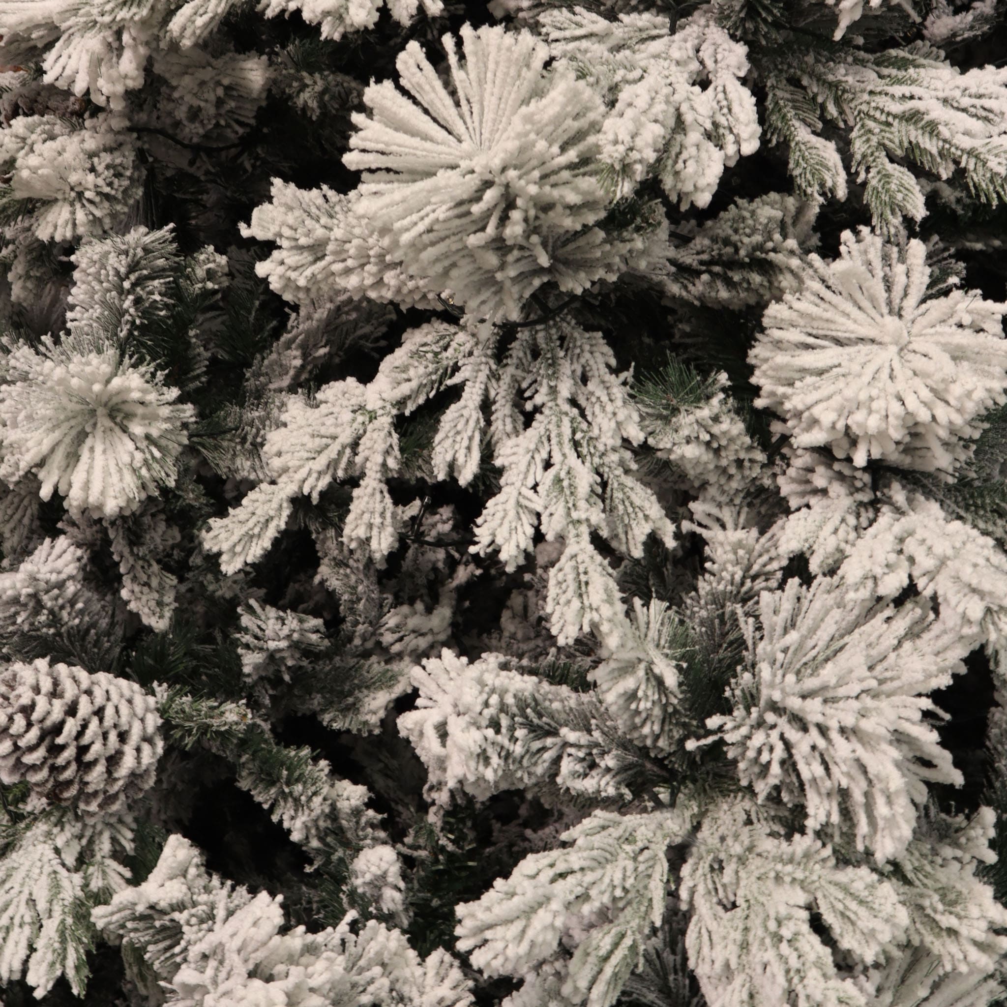 Albero di Natale Zurigo Innevato con pigne 270 cm